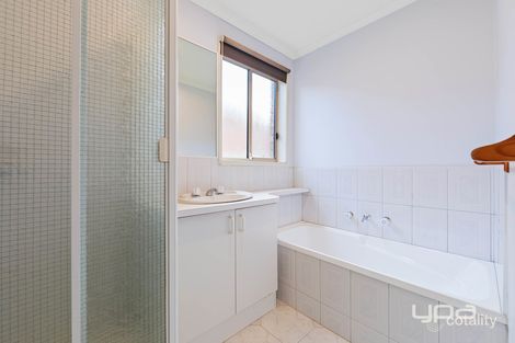 Property photo of 17 Kingdom Avenue Kings Park VIC 3021