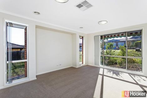 Property photo of 30 Freestone Crescent Jerrabomberra NSW 2619