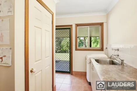 Property photo of 8 Voss Place Mitchells Island NSW 2430