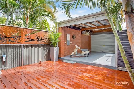 Property photo of 12 Lakefront Crescent Varsity Lakes QLD 4227