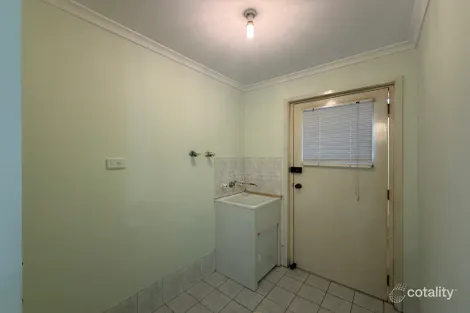 Property photo of 5 Manar Place Prestons NSW 2170