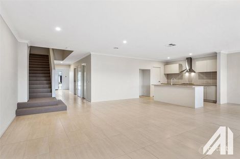 Property photo of 10 Weemala Grove Werribee VIC 3030