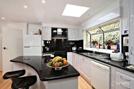 Property photo of 4 Roycroft Close Glen Waverley VIC 3150