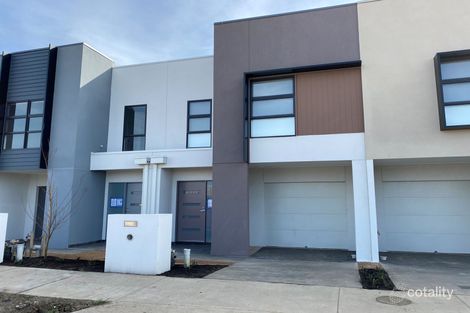 Property photo of 11 Lumeah Drive Cranbourne West VIC 3977
