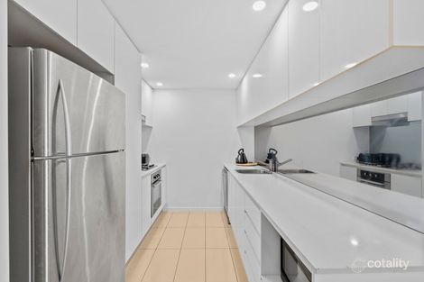 Property photo of 211/15 Compass Drive Biggera Waters QLD 4216