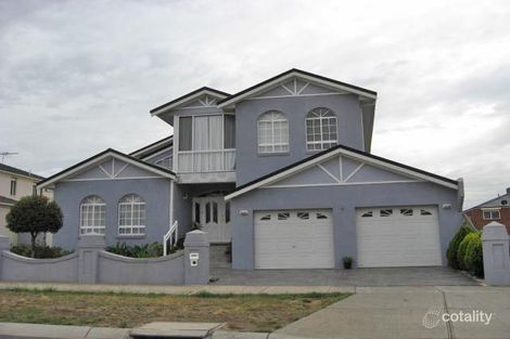 17b Wentworth Dr, Taylors Lakes, VIC 3038