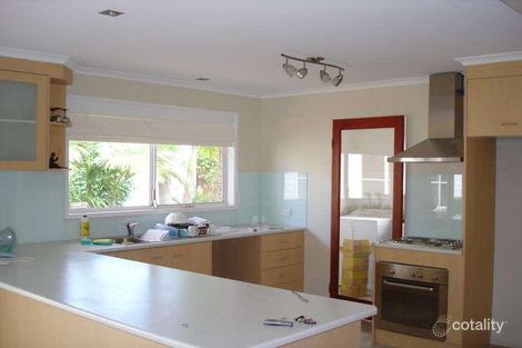 8 Chambery Rd, Petrie, QLD 4502