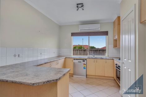 Property photo of 2 Diamond Drive Werribee VIC 3030