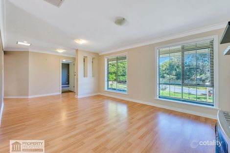Property photo of 32 Lexcen Grove Happy Valley SA 5159