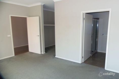 Property photo of 27 Lancefield Drive Caroline Springs VIC 3023