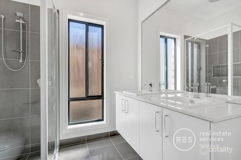 Property photo of 19 Splendid Road Donnybrook VIC 3064