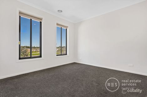 Property photo of 19 Splendid Road Donnybrook VIC 3064