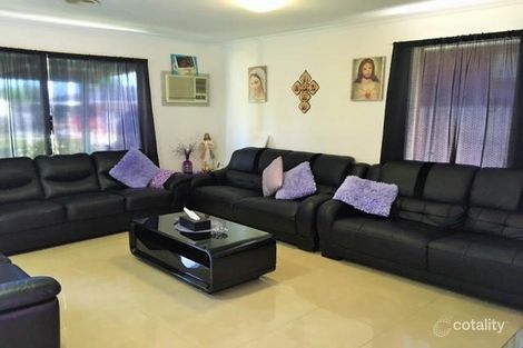 Property photo of 1/139 Rokewood Crescent Meadow Heights VIC 3048