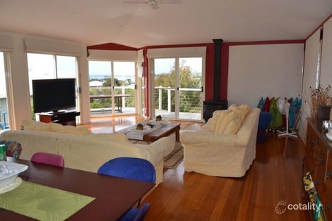 Property photo of 11 Seaview Drive Apollo Bay VIC 3233