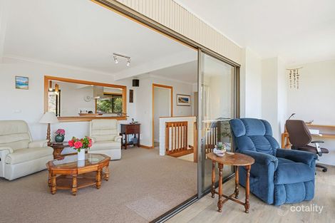 Property photo of 11 Pearl Place Blackmans Bay TAS 7052