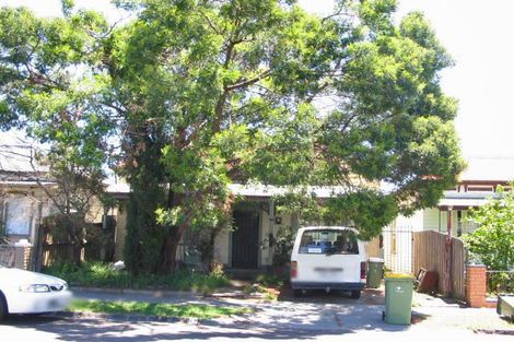 18 Pentland Pde, Seddon, VIC 3011