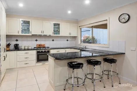 Property photo of 6 Edward Place Traralgon VIC 3844