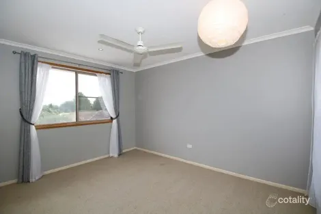 Property photo of 9 Wiemers Crescent Centenary Heights QLD 4350