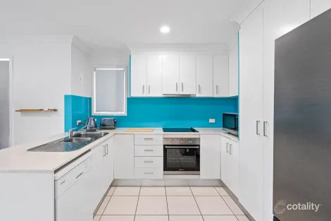 Property photo of 2/13 Firefly Crescent Ooralea QLD 4740