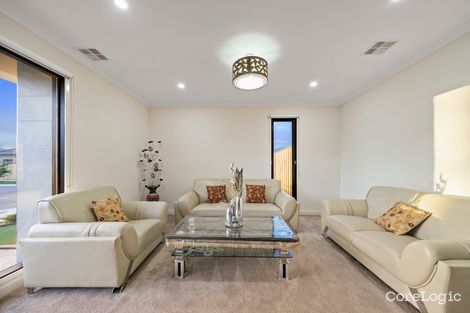 Property photo of 1 Kiko Way Clyde North VIC 3978