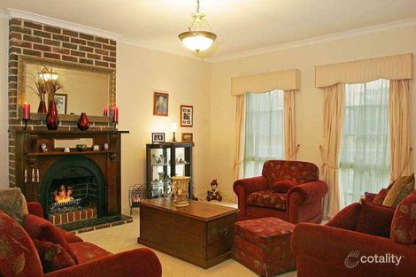 Property photo of 24 Edgbaston Circuit Berwick VIC 3806