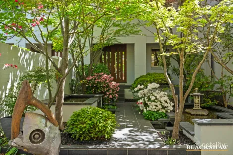 Property photo of 2/37 Dominion Circuit Forrest ACT 2603