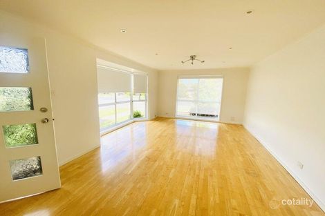 Property photo of 2 Trent Close Werribee VIC 3030