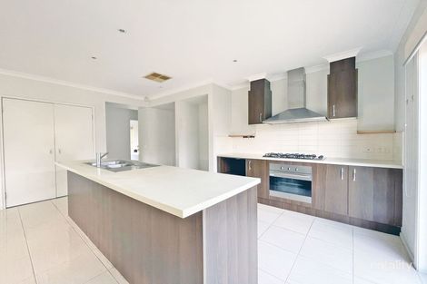 Property photo of 5 Dalmuir Boulevard Deer Park VIC 3023