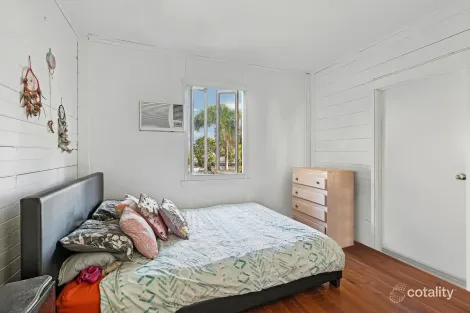 Property photo of 18 Taylor Street Park Avenue QLD 4701