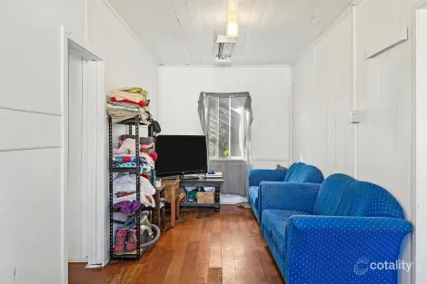 Property photo of 18 Taylor Street Park Avenue QLD 4701