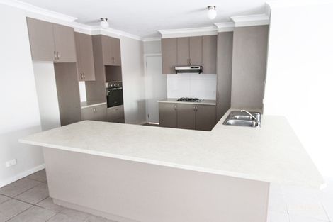 Property photo of 2/20 Smeaton Close Lara VIC 3212