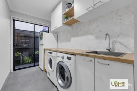 Property photo of 13 Aminya Drive Clyde North VIC 3978