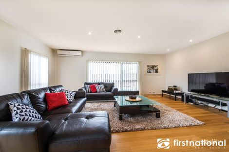 Property photo of 123 Melzak Way Berwick VIC 3806