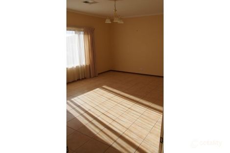 Property photo of 8 Thiele Crescent Evanston Park SA 5116