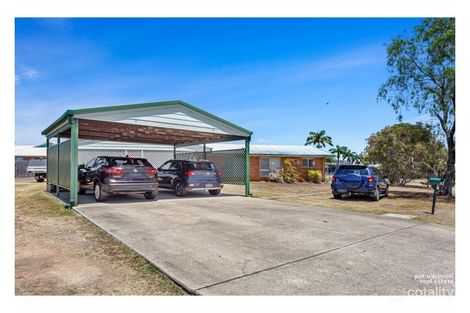 2/4 Dunbavan Pl, Norman Gardens, QLD 4701