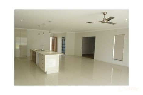 Property photo of 32 Picadilly Circuit Urraween QLD 4655