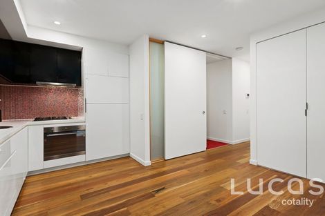 Property photo of 1606N/241 Harbour Esplanade Docklands VIC 3008