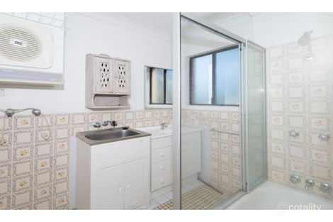Property photo of 4/54 Oceanic Drive Mermaid Waters QLD 4218