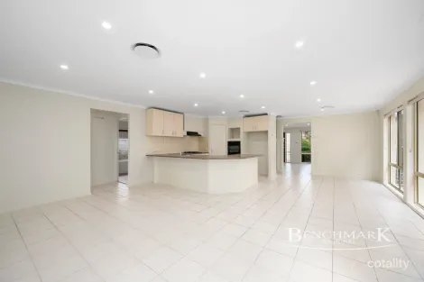 Property photo of 16 Geebung Court Voyager Point NSW 2172
