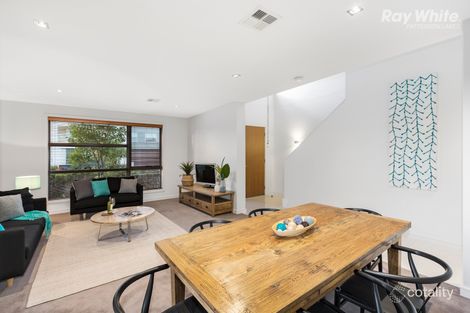 Property photo of 2 Jubilee Boulevard Waterways VIC 3195