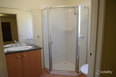 Property photo of 38 Milburn Circuit Caroline Springs VIC 3023