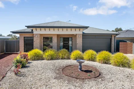 5 Shamrock Ct, Maryborough, VIC 3465
