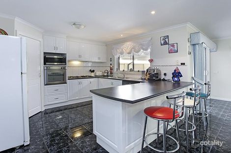 Property photo of 29 Laguna Place Grovedale VIC 3216
