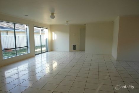 Property photo of 38 Milburn Circuit Caroline Springs VIC 3023