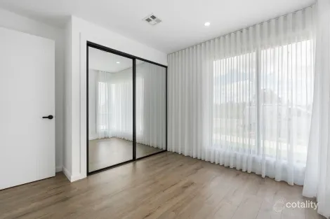 Property photo of 29 Butterfly Crescent Mickleham VIC 3064