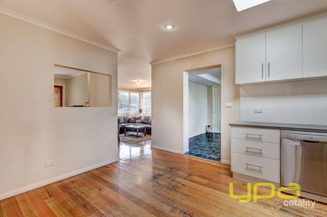 Property photo of 11 Glamis Place Melton West VIC 3337