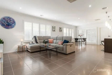 Property photo of 21/2 Barton Drive Sandhurst VIC 3977
