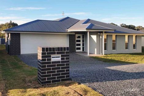 8 Cedarwood Dr, Crows Nest, QLD 4355