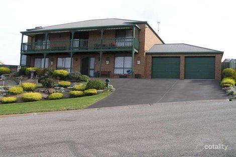 16 Orca Pl, Encounter Bay, SA 5211