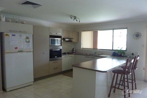 7 Shoreline Ave, Haywards Bay, NSW 2530